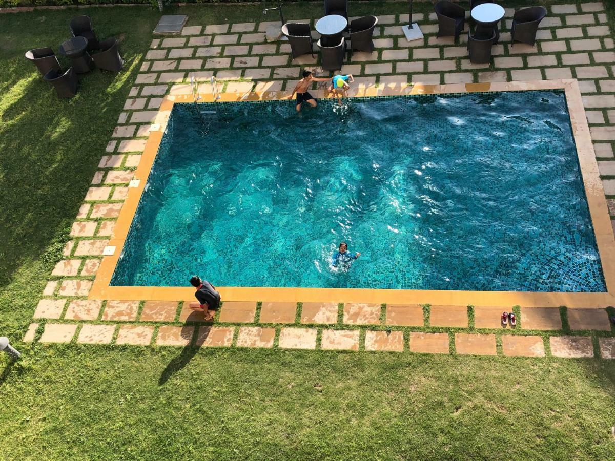 Alokik Resort- Pure Veg 马拉里 外观 照片