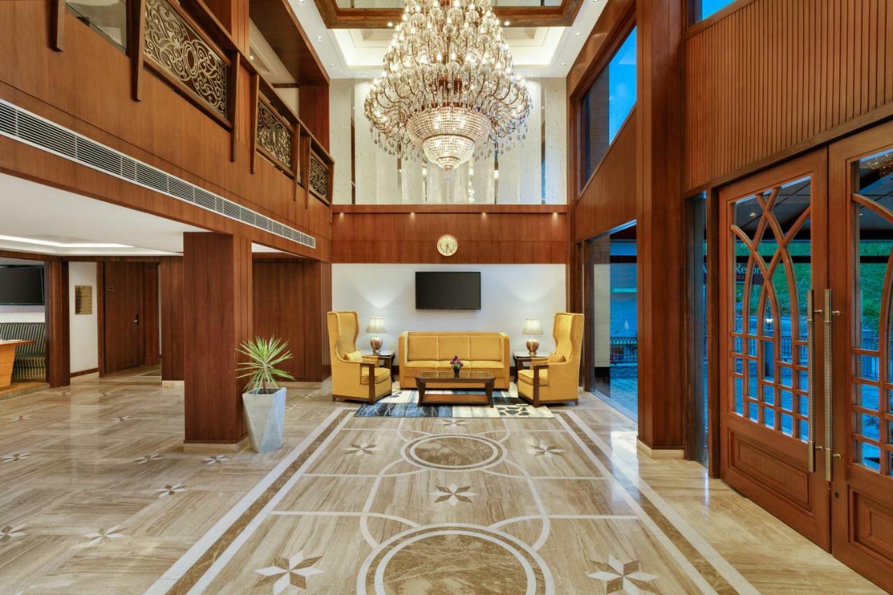 Alokik Resort- Pure Veg 马拉里 外观 照片